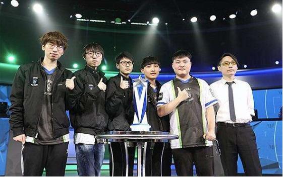 足球的戏剧 足球的戏剧